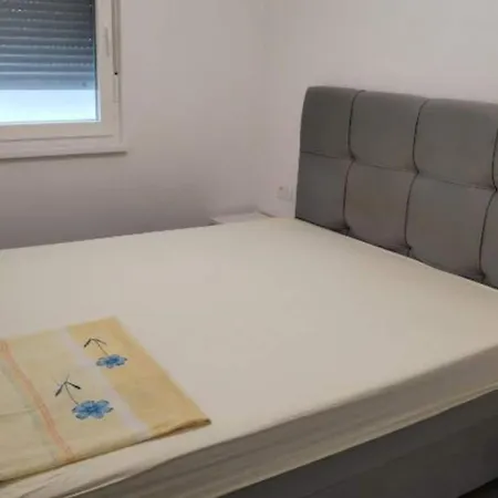 One Bedroom With Terrace Apartmán